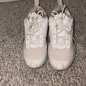 Gently used White & silver Nike Air Max great condition.